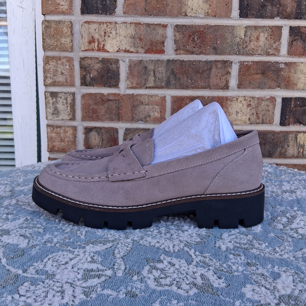 House of Harlow 1960 light taupe suede penny loafers chunky heel 9 Ckassic Chic - Picture 3 of 13